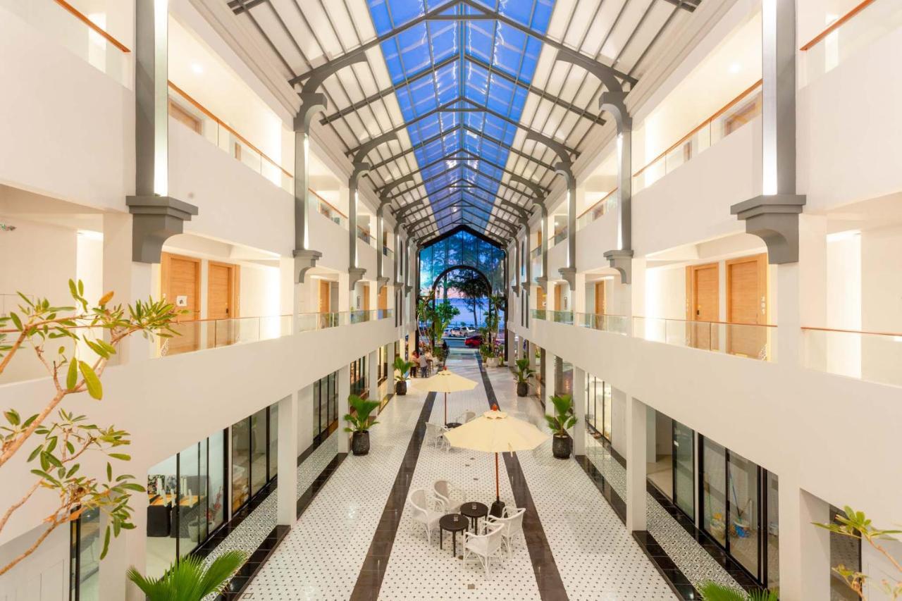 Anona Beachfront Phuket Resort-Sha Extra Plus Patong Eksteriør billede
